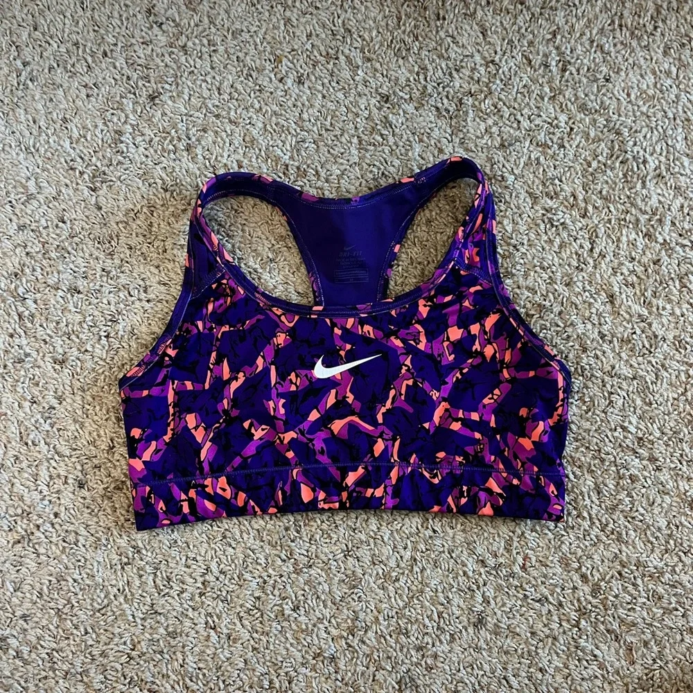 Nike Sports Bra - Picture 1 of 3